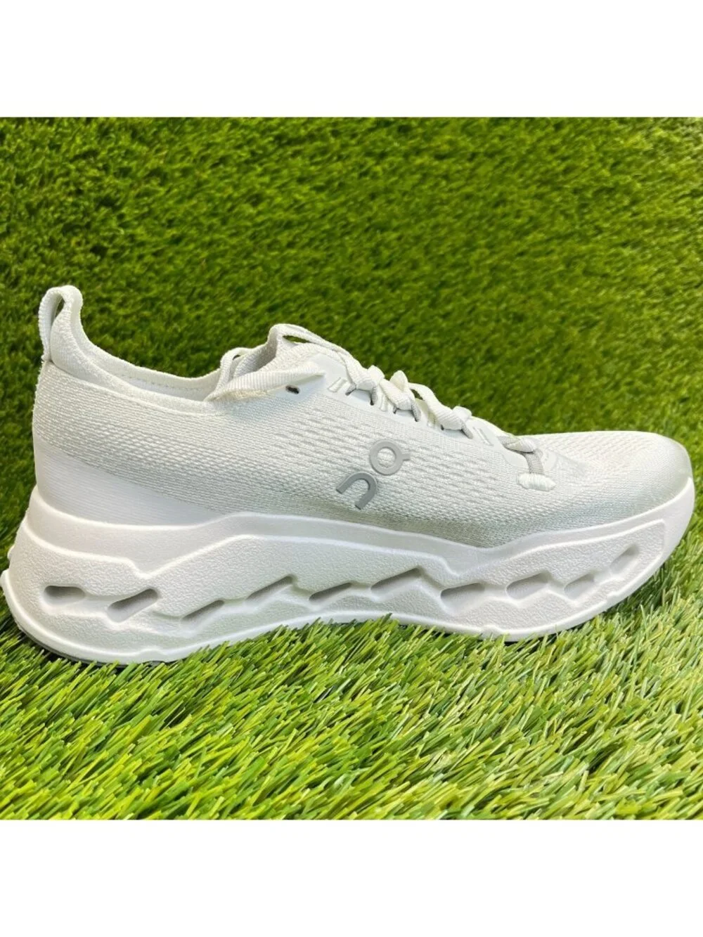 On Cloudsurfer Max Womens Size 8 Light Gray Athletic Running Shoes Sneakers